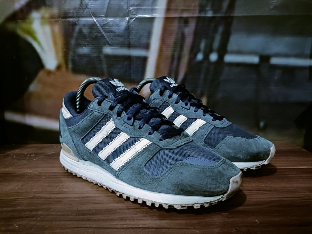 Sepatu adidas store zx 700