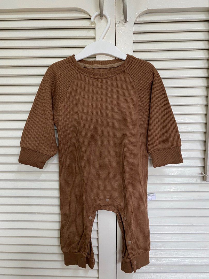 Shein Baby Jumpsuit (Category: Babies & Kids Fashion) located in Angono. Submitted by mclipio (Listing ID 1221140717, Image 2). Description: SHEIN Baby Jumpsuit - Korean Style - Color: Brown - Actual photo posted - Used once only - Size: 73 (6-12 months) - Length: 45 cm Delivery: c/o buyer thru Grab, Lalamove, Angkas, LBC or JRS Location: Makati / Rizal.