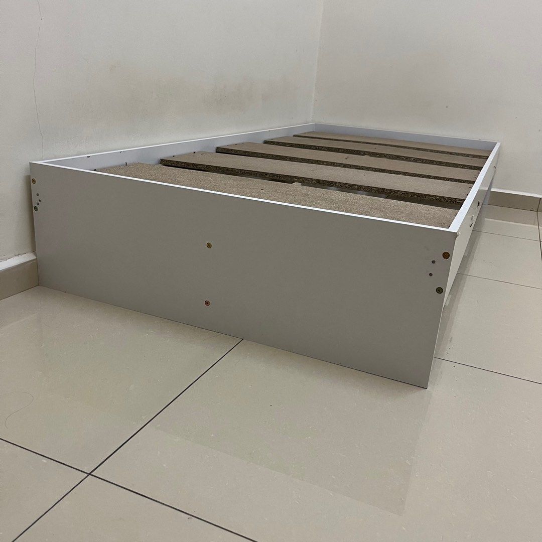 (TAK BOLEH DISMANTLE) Single Wooden Bed Frame, Katil Bujang, Katil