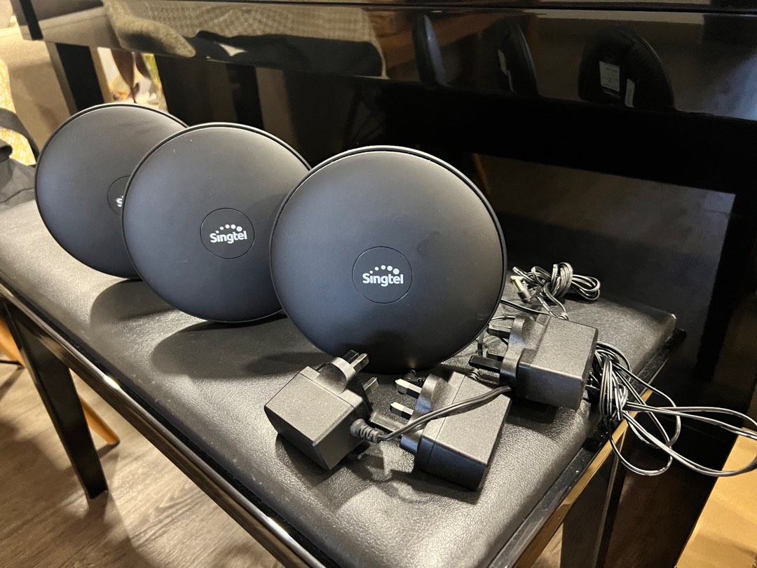 Sisnet Distance Extender 1 unit - Singtel Mesh Extender v2 (all 3 units at $90), Computers ...