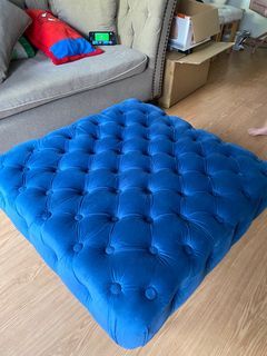 Sofa type Tufted center table