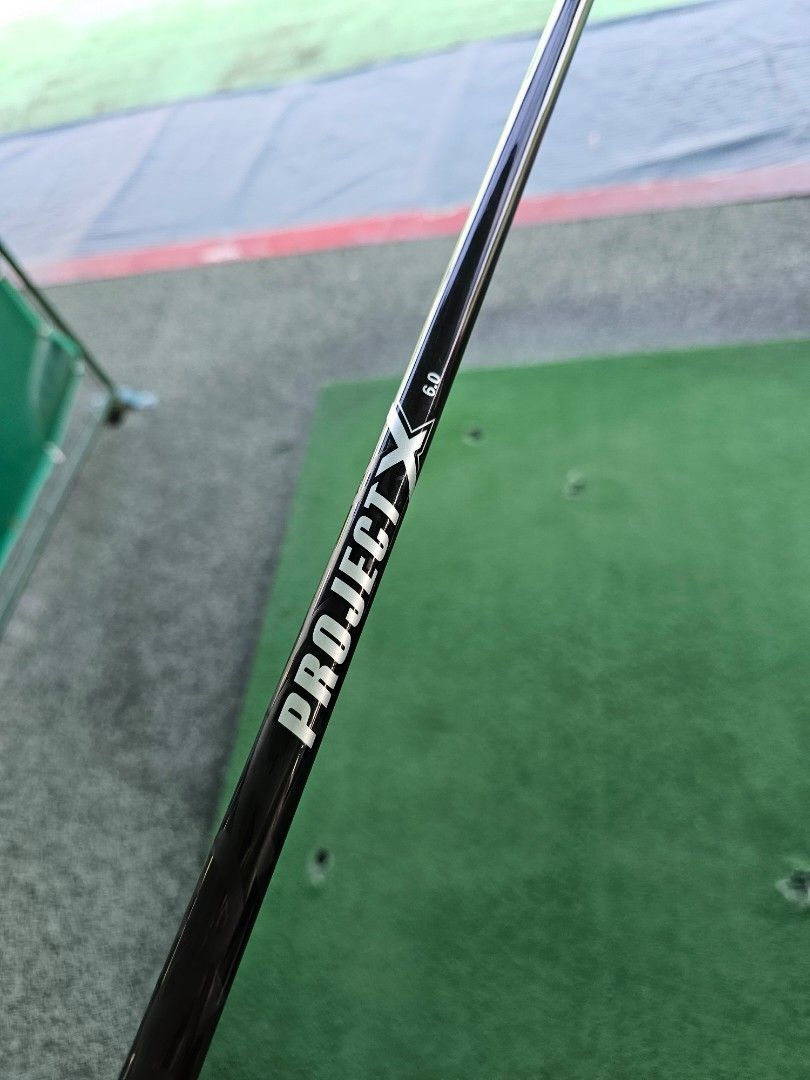 Taylormade M2 Dtypr Draw bias driver with project X shaft, Sports