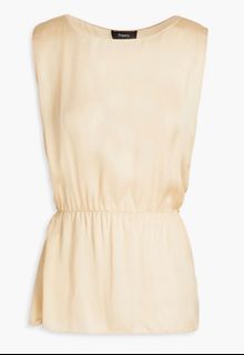 (Category: ) located in . Submitted by closetdiscount (Listing ID 1221182228, Image 1). Description: .