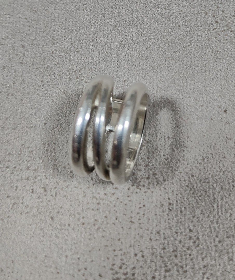 Tiffany & Co Ring size 6, Women's Fashion, Jewelry & Organisers, Rings