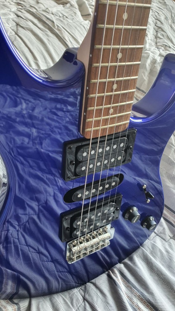 Ultimate Beginner Electric Guitar Pack 2 Yamaha ERG 121C, Hobbies