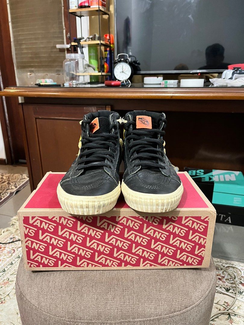 Harga vans x nasa top