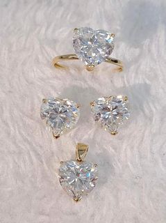 12crt Set White Moissanite, Citrine & Garnet
all with Certificate
3 ct each stone 💎

✅Passed in Diamond Tester
✅With GRA CERT
✅18K SOLID GOLD “good for everyday use”

Prices:
Pendant: ₱ 5,100
Ring: ₱7,300 (adjustable)
Earrings: ₱7,800