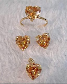 18k Moissanite, Citrine & Garnet 12crt Set
With Certificate
3 ct each stone 💎

✅Passed in Diamond Tester
✅With GRA CERT
✅18K SOLID GOLD “good for everyday use”

Prices:
Pendant: ₱ 5,100
Ring: ₱7,300 (adjustable)
Earrings: ₱7,800