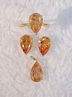18k Pear Shape Citrine & Garnet 

3 ct each stone 💎

✅Passed in Diamond Tester
✅With GRA CERT
✅18K SOLID GOLD “good for everyday use”

Prices:
Pendant: ₱ 5,100
Ring: ₱7,300 (adjustable)
Earrings: ₱7,800