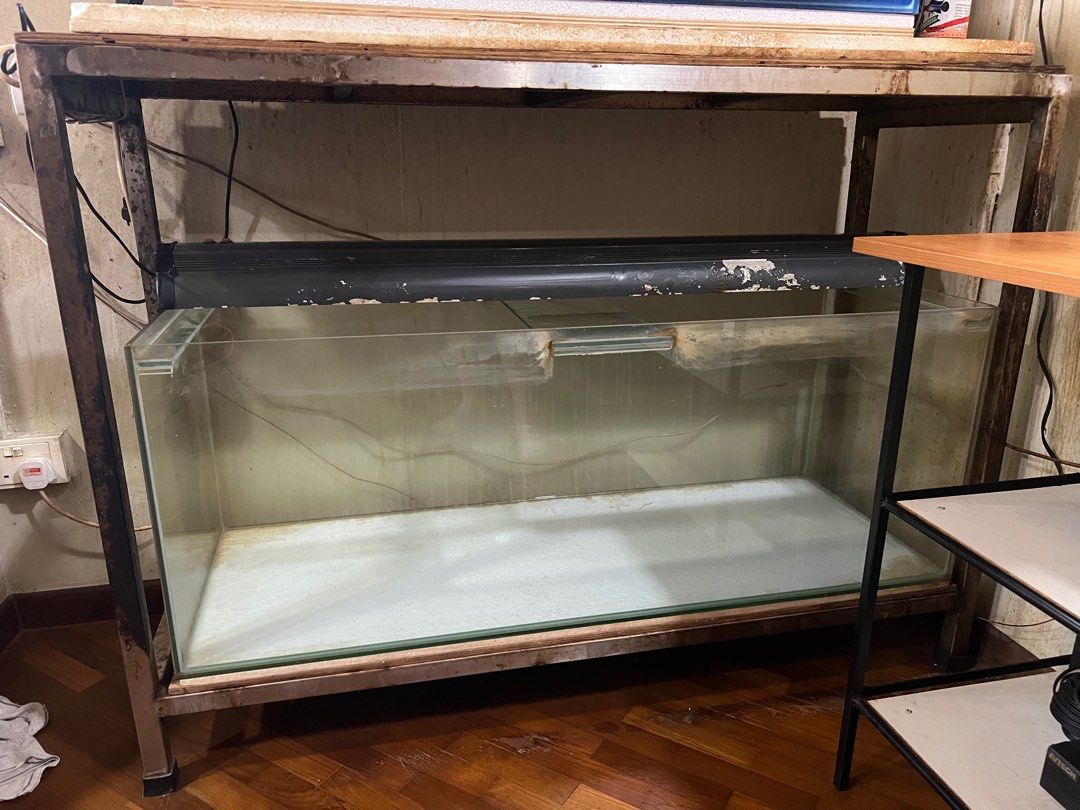 4ft fish tank with stand, Pet Supplies, Homes & Other Pet Accessories