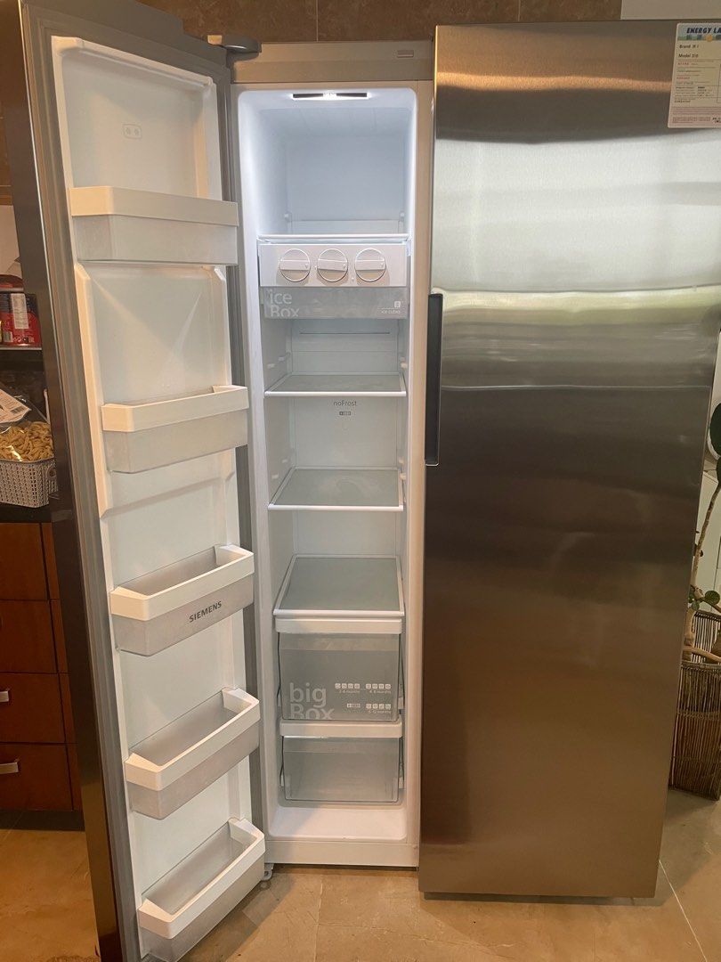 90cm Double Door Fridge/Freezer like new, 家庭電器, 廚房電器, 雪櫃及冰櫃 Carousell