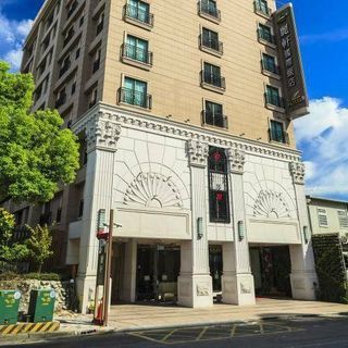 花蓮【麗軒國際飯店】標準雙人房一泊一食住宿券/平日免費升等四人房
