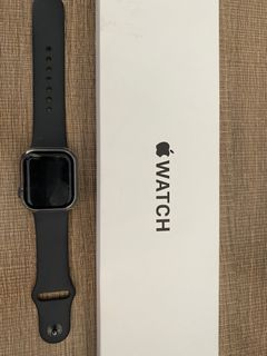 Apple Watch SE Space Gray Aluminum Case Black Sport Band 40mm
