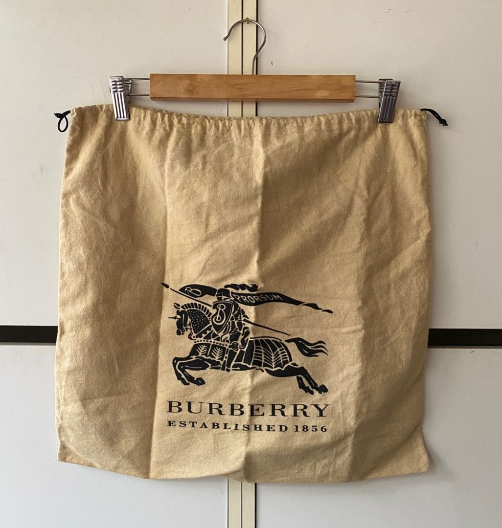 AUTHENTIC BURBERRY DUST BAG - F02, Women's Fashion, Bags & Wallets,  Clutches on Carousell