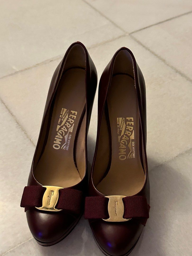 Salvatore ferragamo sale burgundy shoes