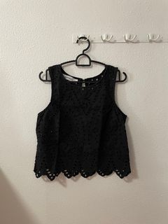 Black sleeveless top (embroidered)