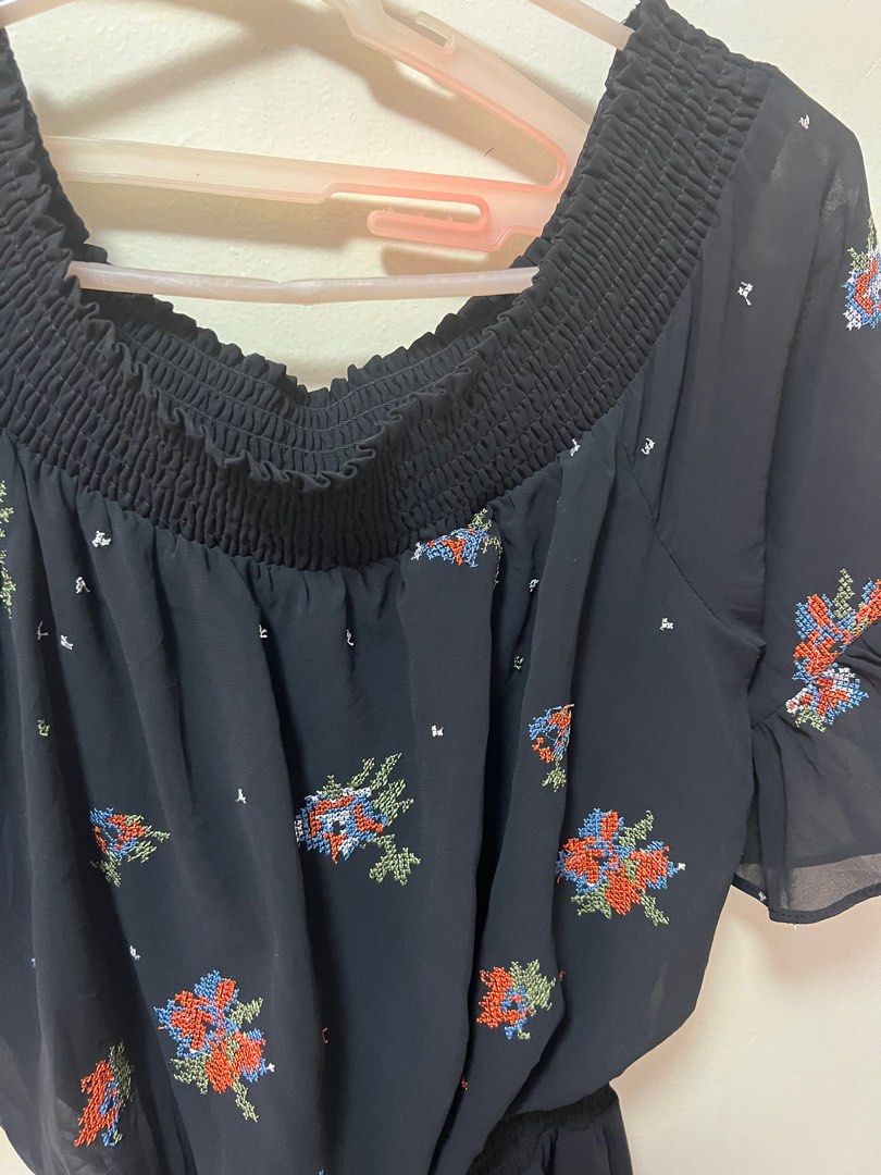 Black Stitched Romper (Category: Rompers) located in Paranaque City. Submitted by chinitamaria (Listing ID 1221415735, Image 3). Description: - got this at 1,500 from an fb seller - used once - FITS M-L - sobrang ganda nito! Makapal! Mabigat! At ganda ng design! - worth it! Promise!! Loc: paranque city Mop: gcash only.