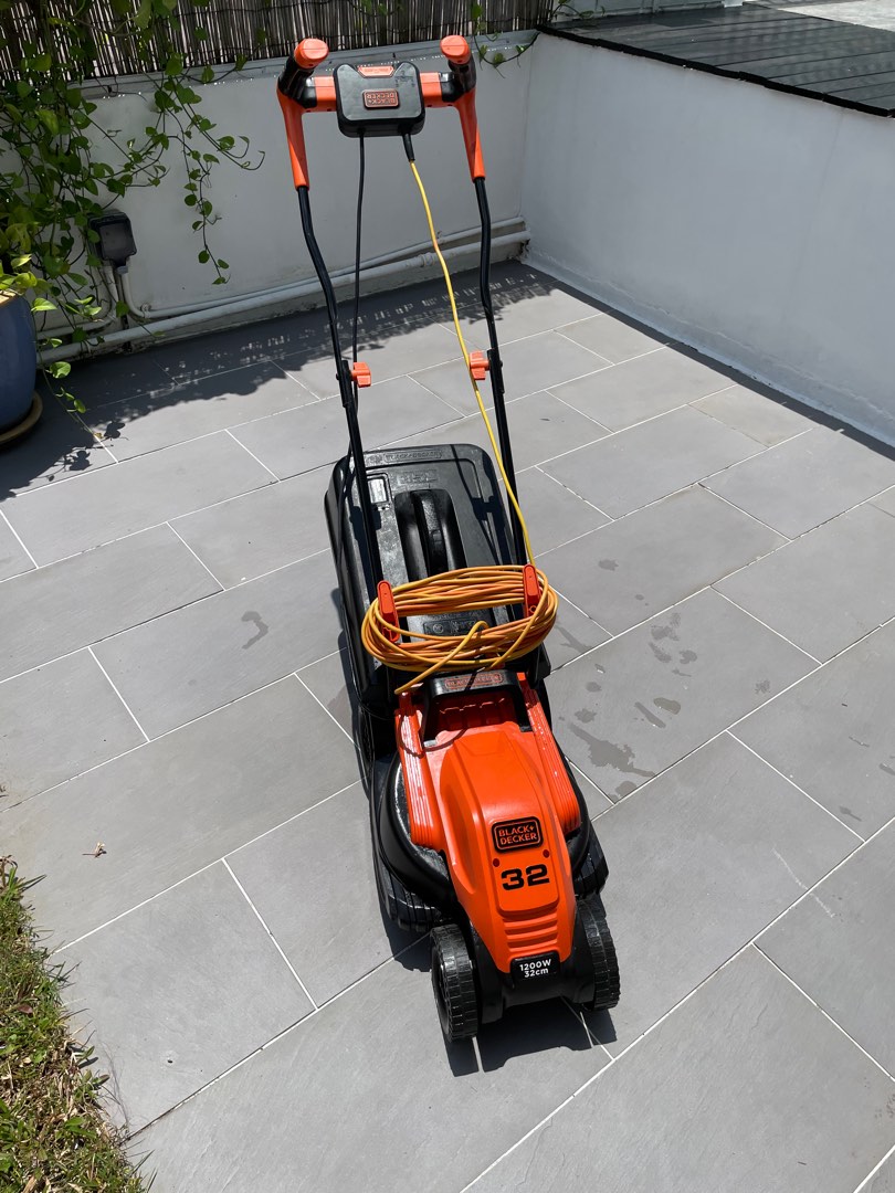 Black Decker 32cm 1200W electric lawn mower Furniture Home Living Gardening Grass Mowers Trimmers on Carousell