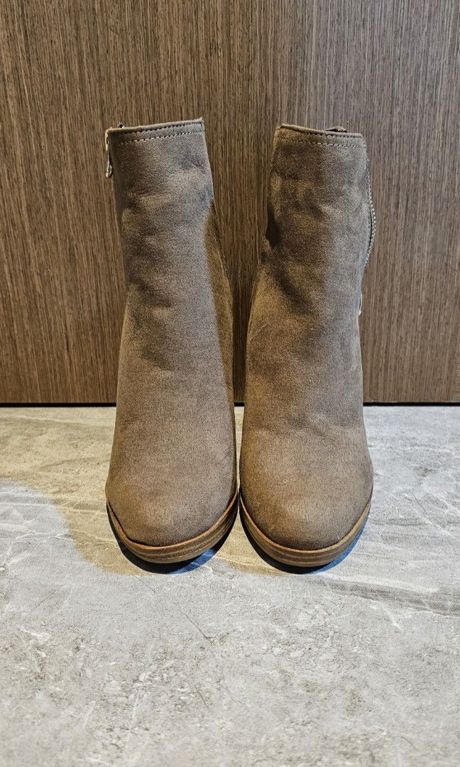 BN Charlotte Russe Ankle Boots with Gold Zipper Women s Fashion