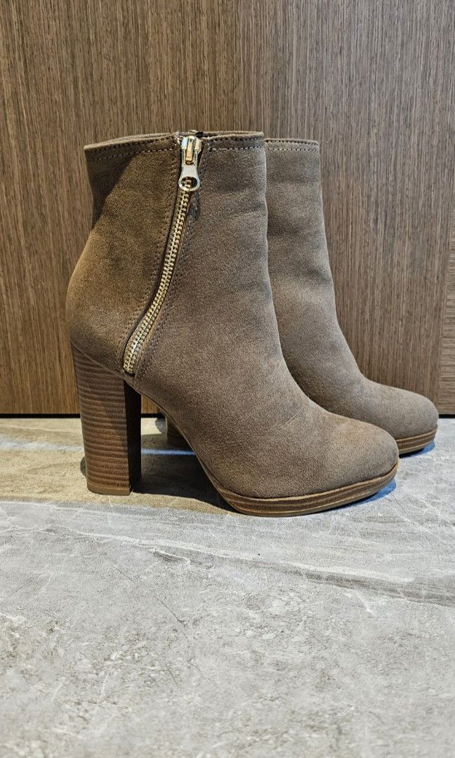 BN Charlotte Russe Ankle Boots with Gold Zipper Women s Fashion