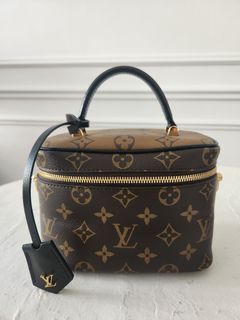 BNIB LV VANITY BAG PM