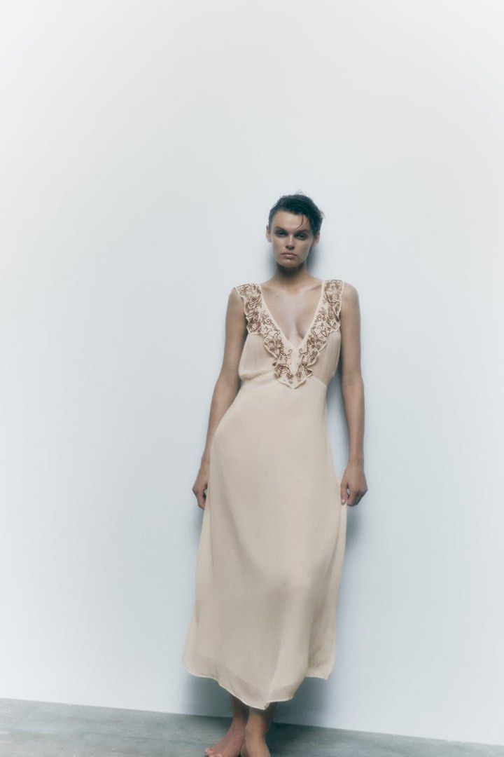Brand New Zara Beaded Embroidery Dress - XS, Women's Fashion, Dresses &  Sets, Dresses on Carousell