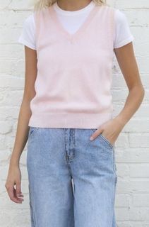 Brandy Melville Mia Sweater Vest pastel pink bnwt