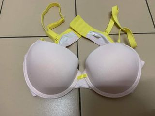 (Category: ) located in . Submitted by kimmi2 (Listing ID 1221283084, Image 1). Description: .