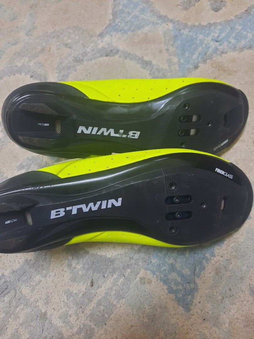 btwin cleats