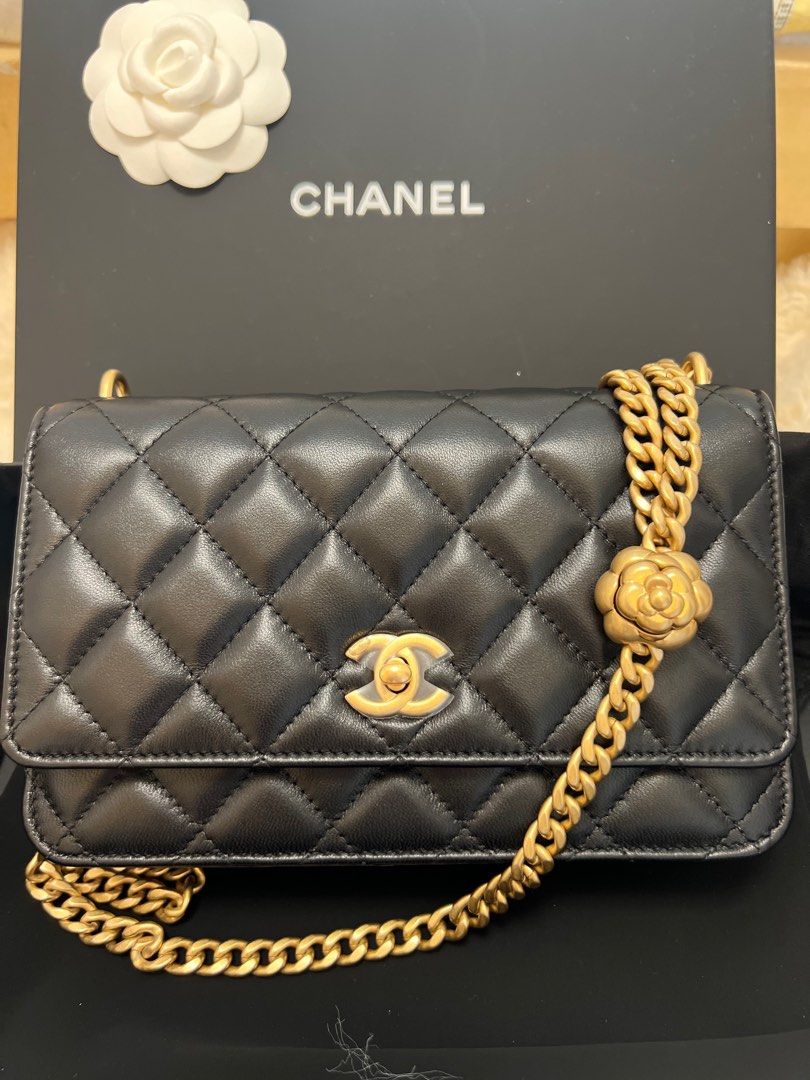 Chanel woc 山茶花調節扣2023S, 名牌, 手袋及銀包- Carousell