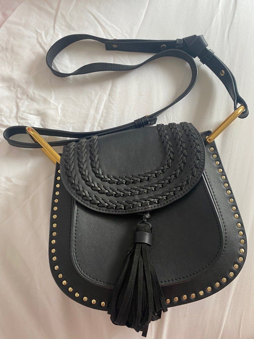 Chloe-inspired cross body bag, black (Category: Cross-body Bags) located in Makati City. Submitted by mari-dn (Listing ID 1221464138, Image 1). Description: Very pretty. With adjustable strap.
