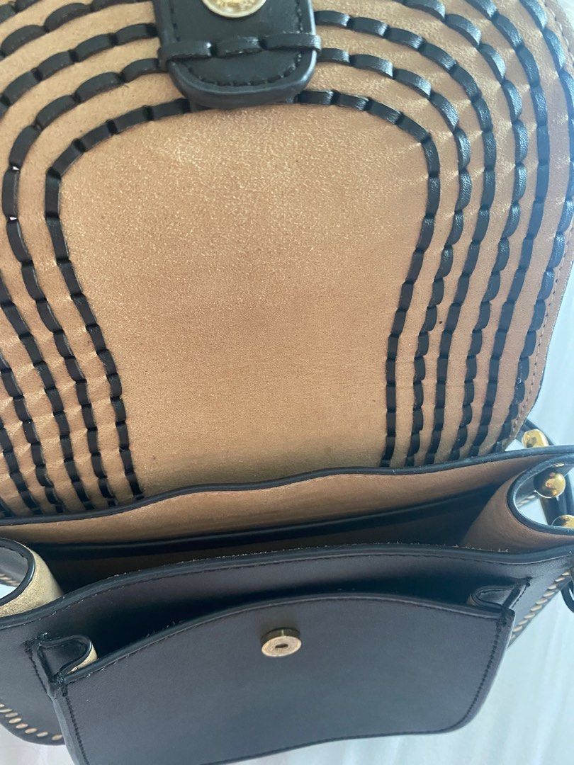 Chloe-inspired cross body bag, black (Category: Cross-body Bags) located in Makati City. Submitted by mari-dn (Listing ID 1221464138, Image 2). Description: Very pretty. With adjustable strap.