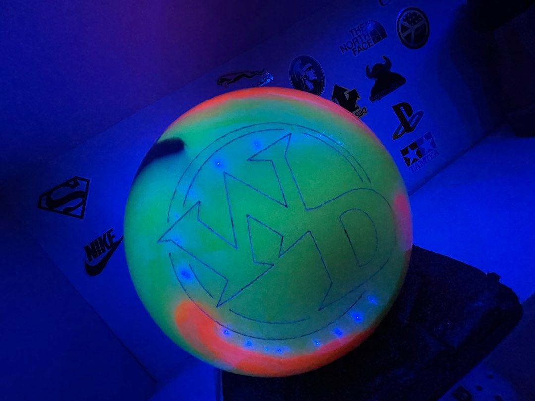 Columbia 300 bowling ball 12lbs, Sports Equipment, Sports & Games