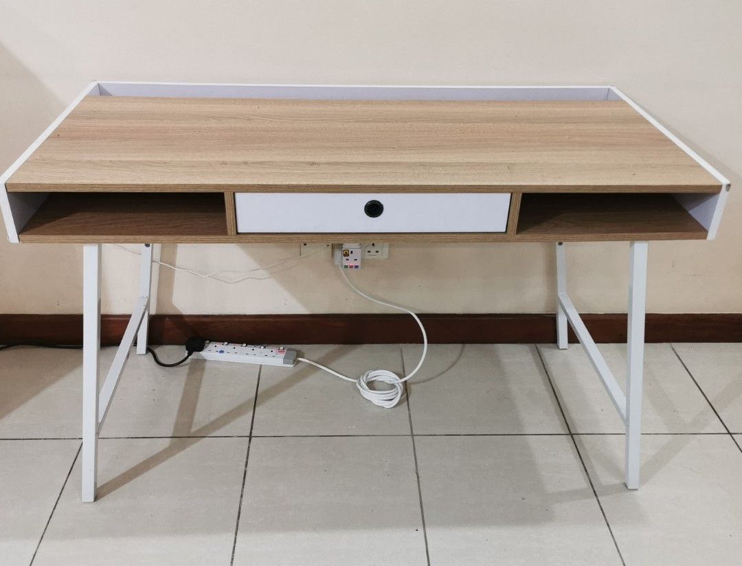Computer Table Preloved Furniture Home Living Furniture