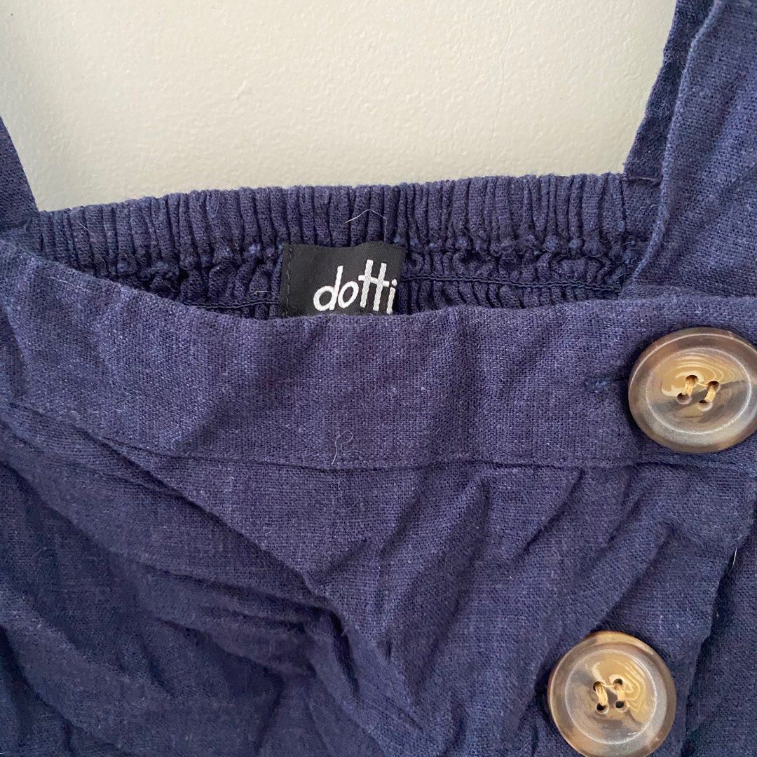 DOTTI Sleeveless Cropped Top S-M (Category: Sleeveless) located in Quezon City. Submitted by mcsvr (Listing ID 1221309001, Image 2). Description: .