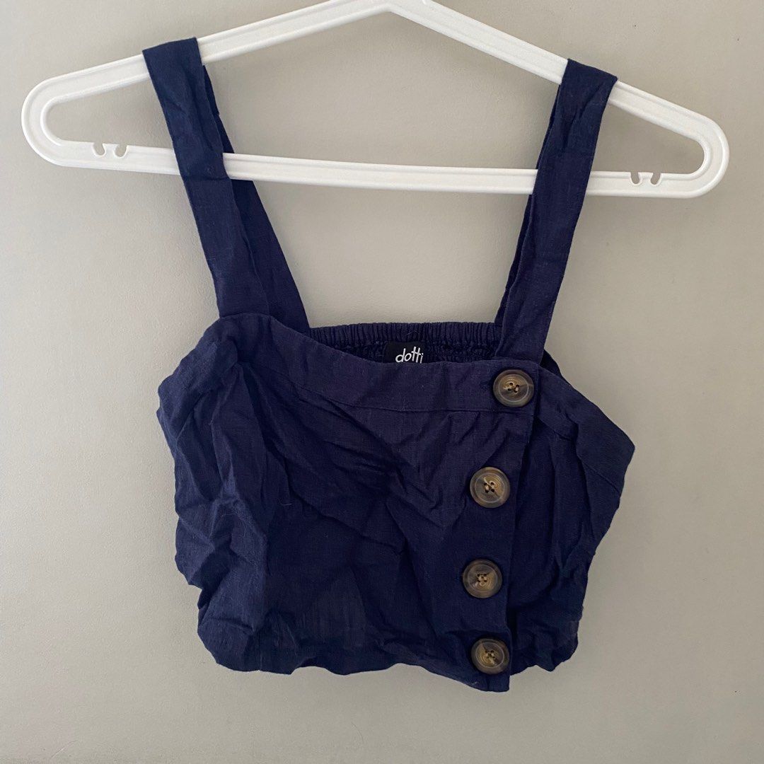 DOTTI Sleeveless Cropped Top S-M (Category: Sleeveless) located in Quezon City. Submitted by mcsvr (Listing ID 1221309001, Image 1). Description: .