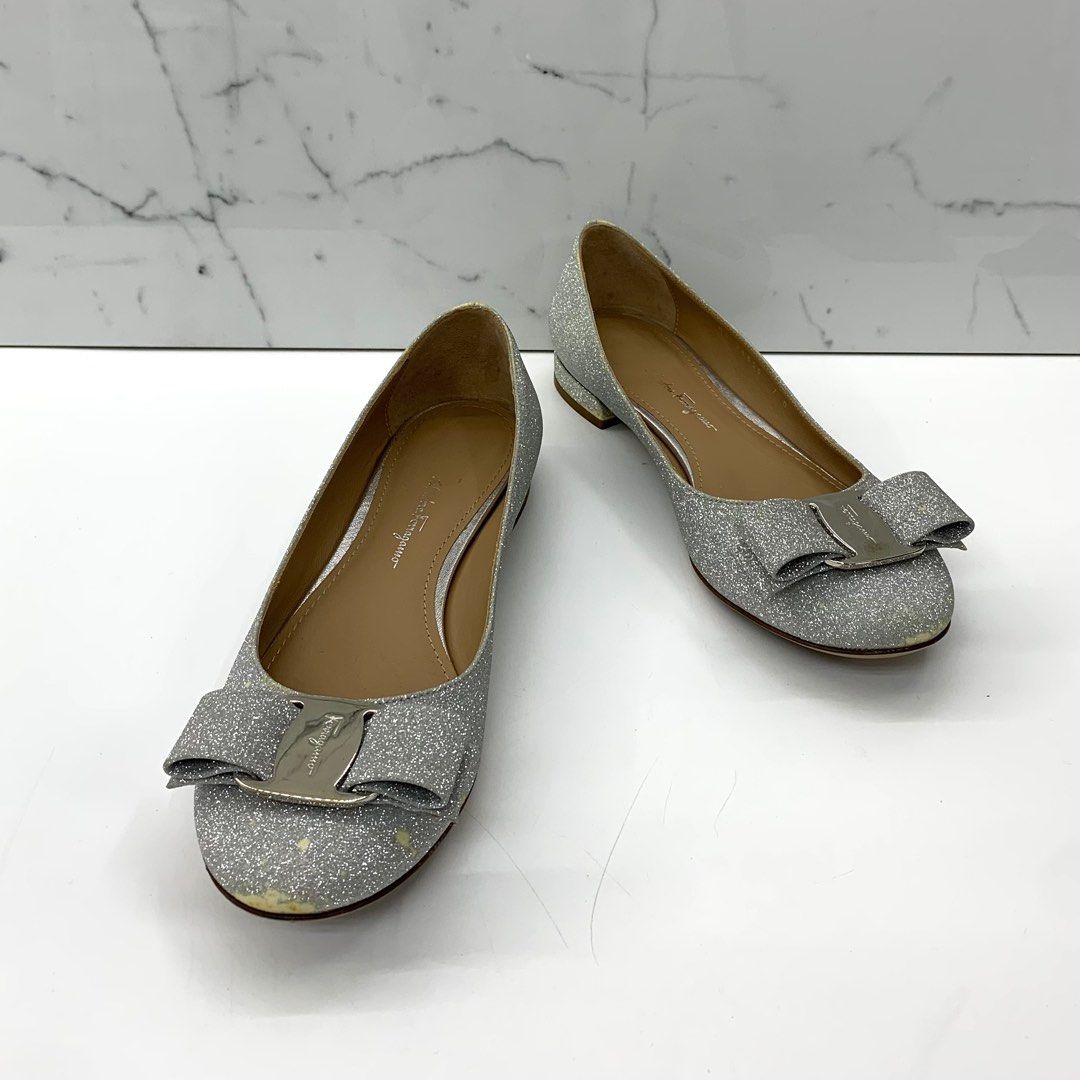 FERRAGAMO GLITTER VARA PUMPS 227034095
