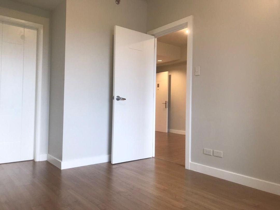 For Sale Rush The Arton Katipunan Rockwell 1BR with Parking Deed of