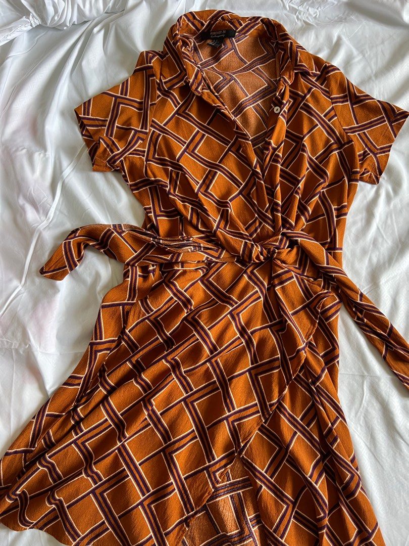 Forever 21 contemporary dress shop
