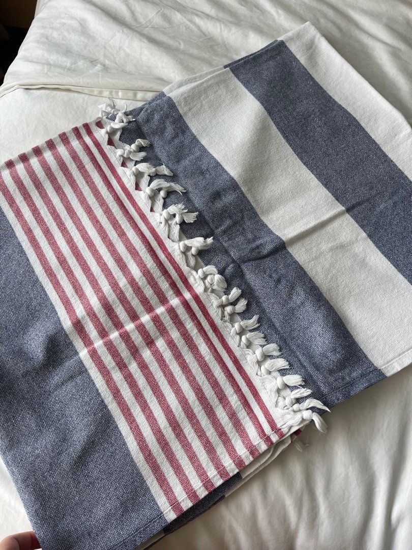 Bed bath table beach towel clearance