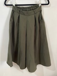 GU Cullotes (green)