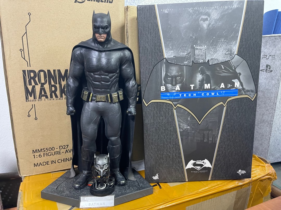 Batman tech cowl hot toys online