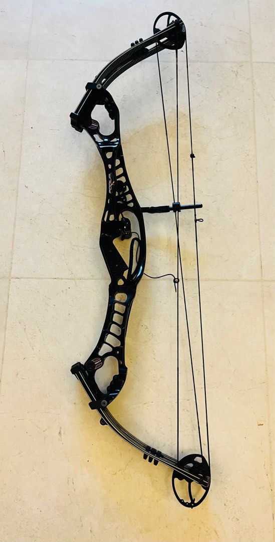 Hoyt Podium X 40 Inch Compound Bow, Sports Equipment, Other Sports