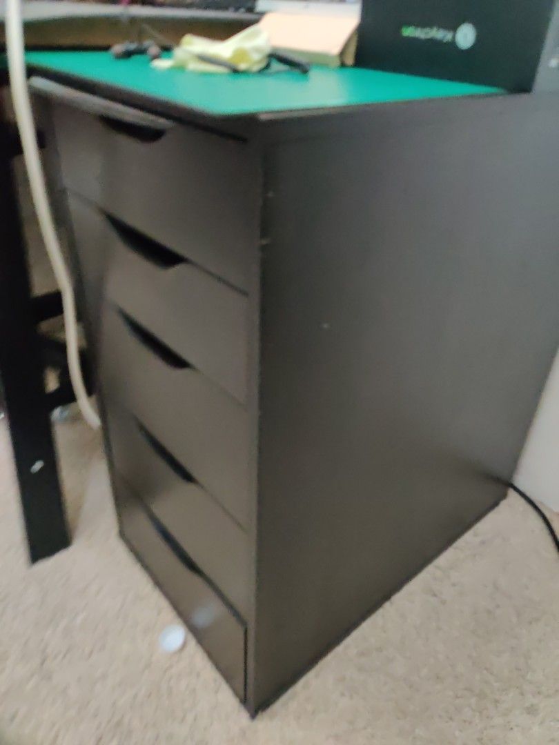 Alex shop black drawers