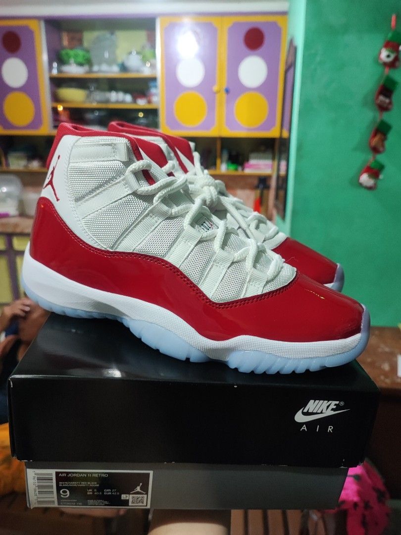 Jordan 11 outlet red size 9