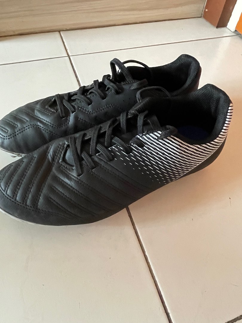 kipsta football boots