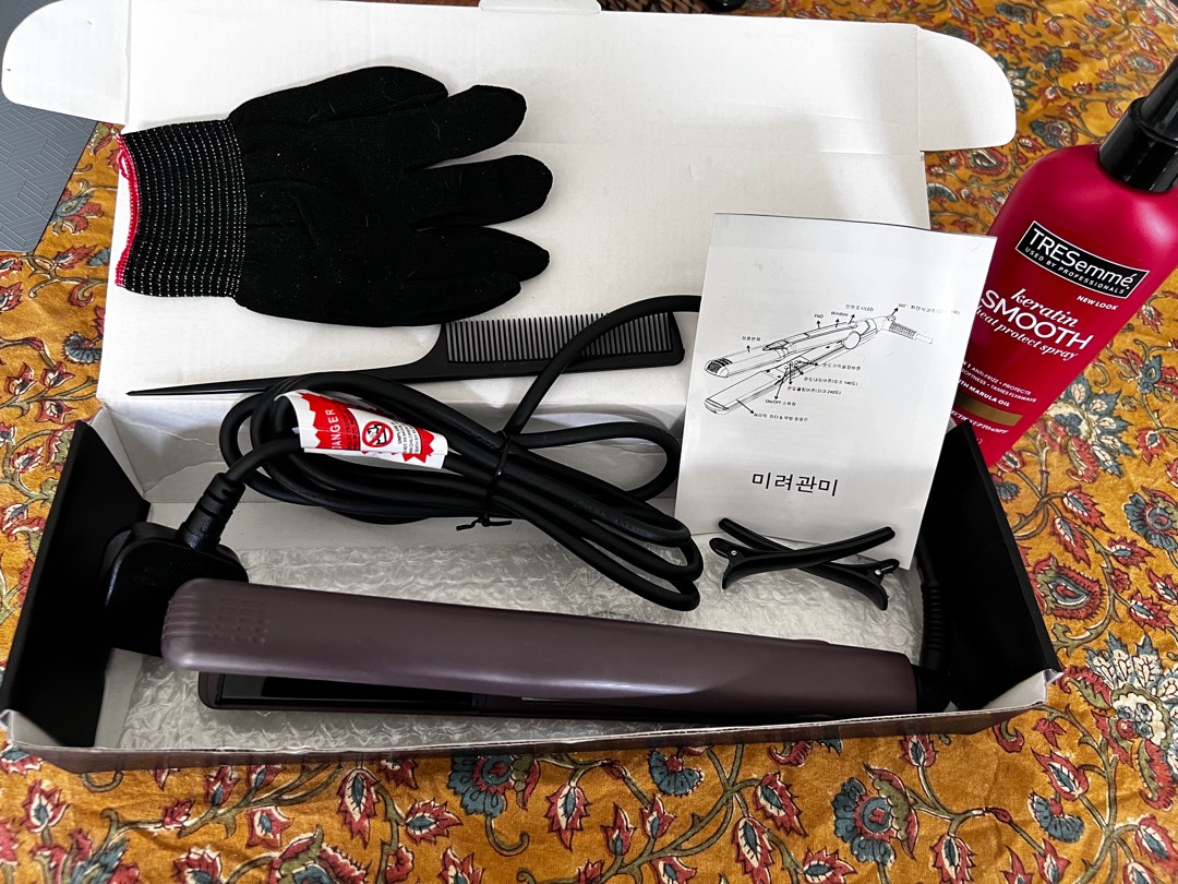 Korean ceramic hair straightener (ubeator) + freebie, Beauty & Personal