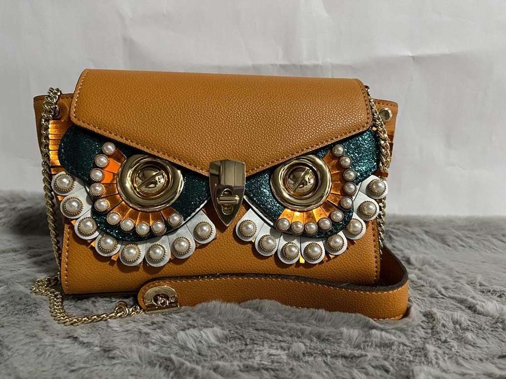 Ladies premium quality kiss lock Owl fine grained pebbled PU