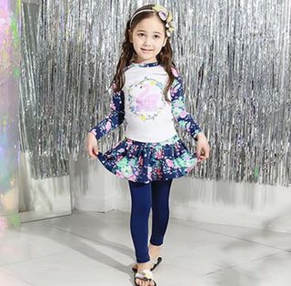 (Category: ) located in . Submitted by seemywardrobe (Listing ID 1221431349, Image 1). Description: .