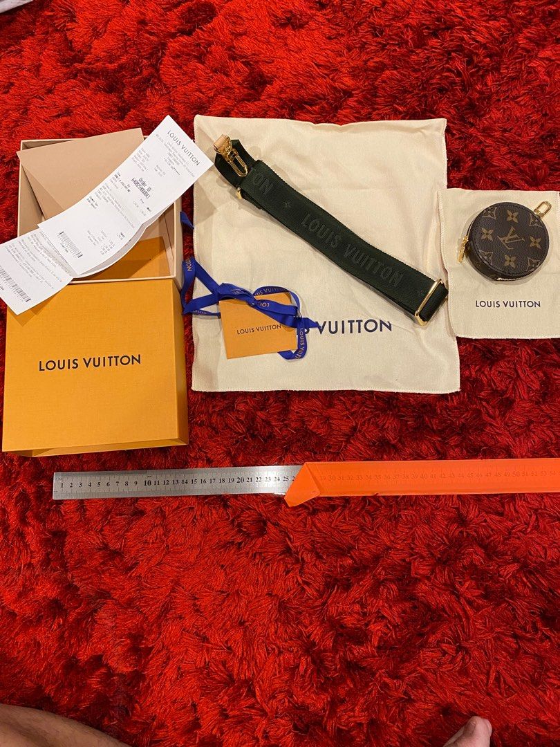 Louis Vuitton Multi Pochette - 35 For Sale on 1stDibs
